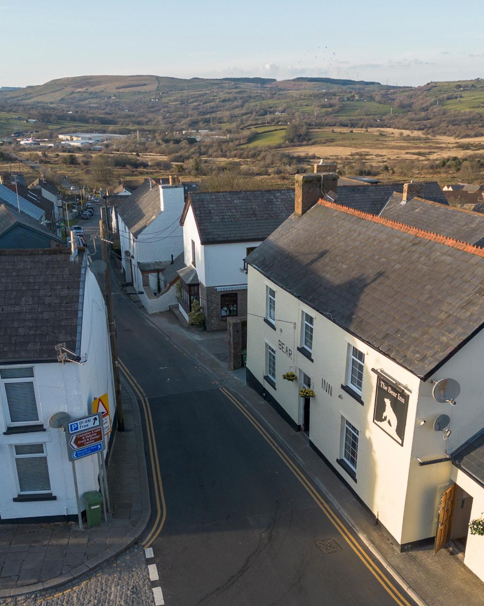 The Bear Inn Llantrisant  Bagian luar foto